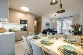 3 Bedroom Condo w Garage and Balcony